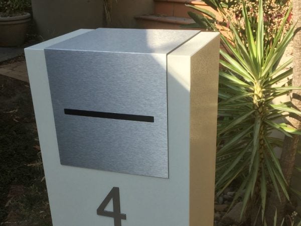 E4 Single Mailbox - brushed aluminium